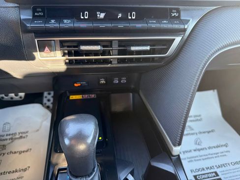 Used 2025 Toyota Camry SE FWD image 28