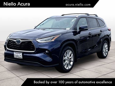 Used 2021 Toyota Highlander Limited AWD/4WD image 1