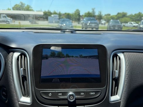 Used 2024 Chevrolet Malibu LT FWD image 18