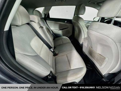 Used 2018 Hyundai Tucson SEL FWD image 25