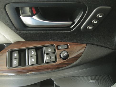 Used 2019 Toyota Sienna Limited Premium image 17