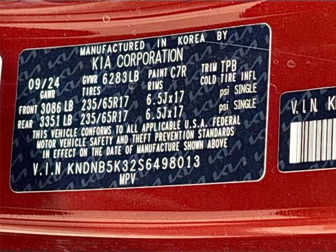 Used 2025 Kia Carnival FWD image 34