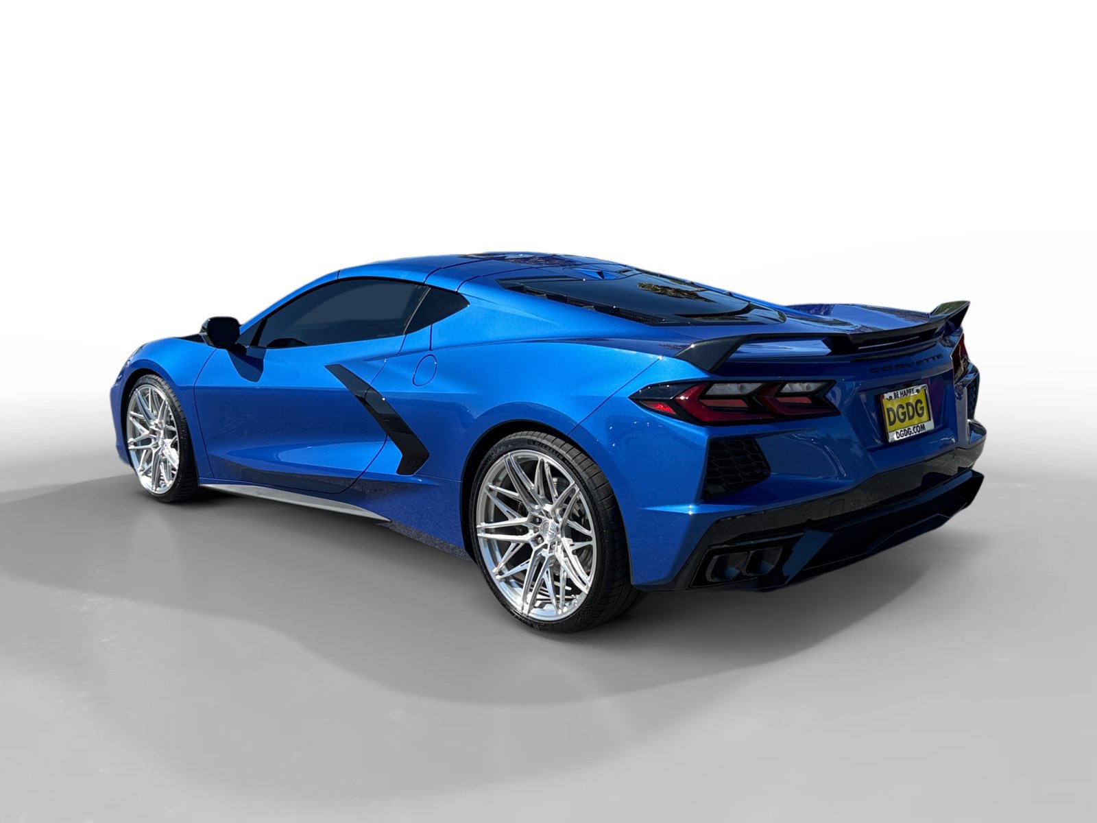 Used 2023 Chevrolet Corvette Stingray Premium Cpe w/ Z51 Performance Package RWD image 3