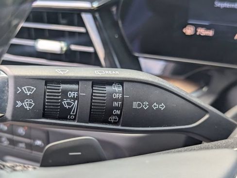 Used 2025 Chevrolet Suburban High Country AWD/4WD image 13