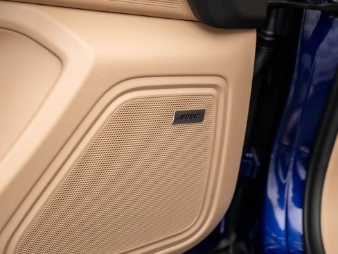 Certified 2025 Porsche Macan image 15