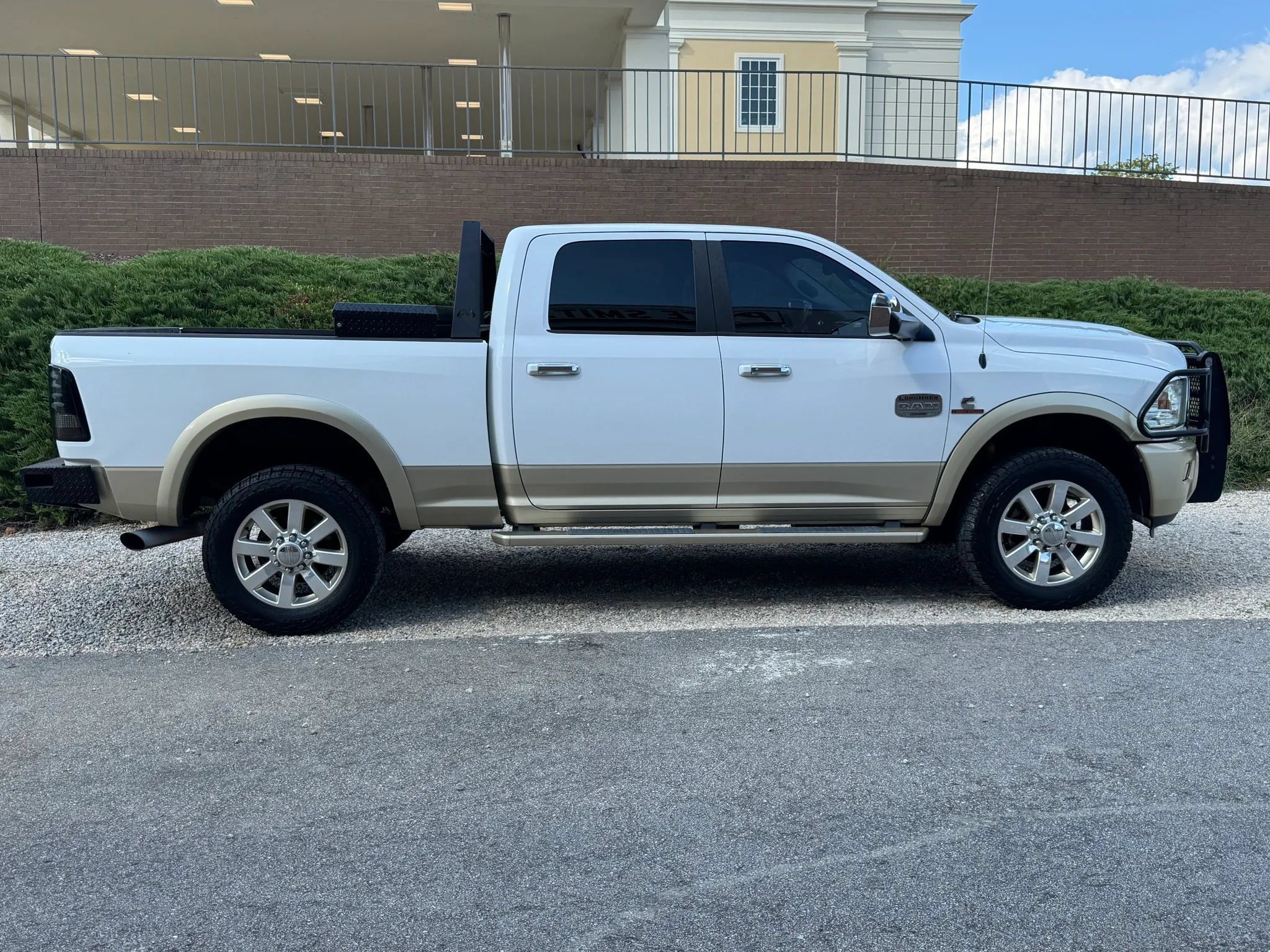 Used 2015 RAM 3500 Laramie Longhorn AWD/4WD image 6