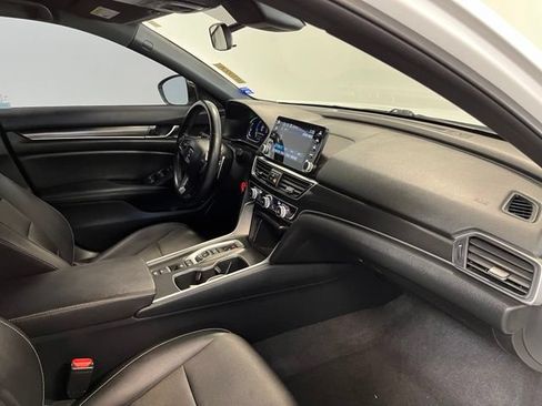 Used 2022 Honda Accord Sport image 11