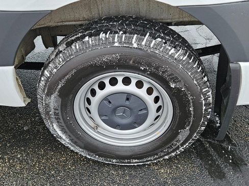 Used 2024 Mercedes-Benz Sprinter 2500 image 6