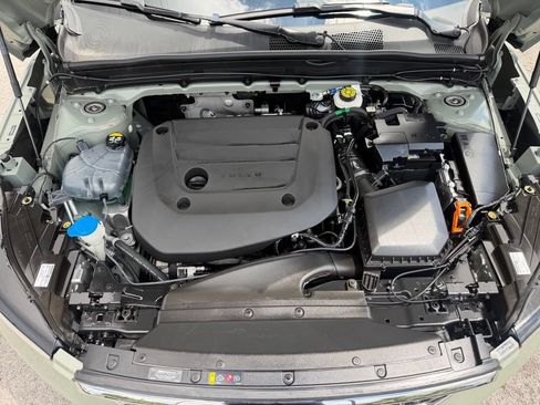 Certified 2023 Volvo XC40 B5 Plus w/ Protection Package Premier AWD/4WD image 10