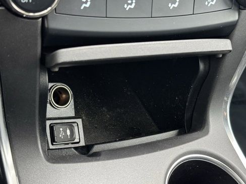 Certified 2016 Toyota Camry SE image 11