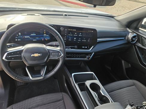 Used 2025 Chevrolet Equinox LT image 15