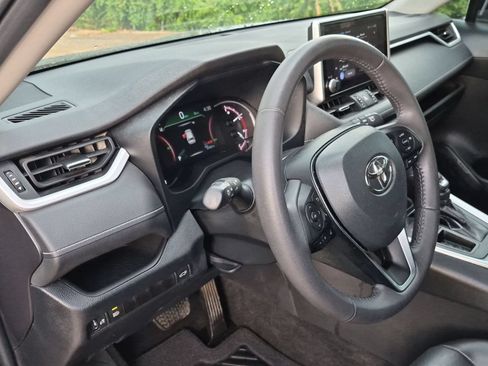 Used 2023 Toyota RAV4 XLE Premium FWD image 11