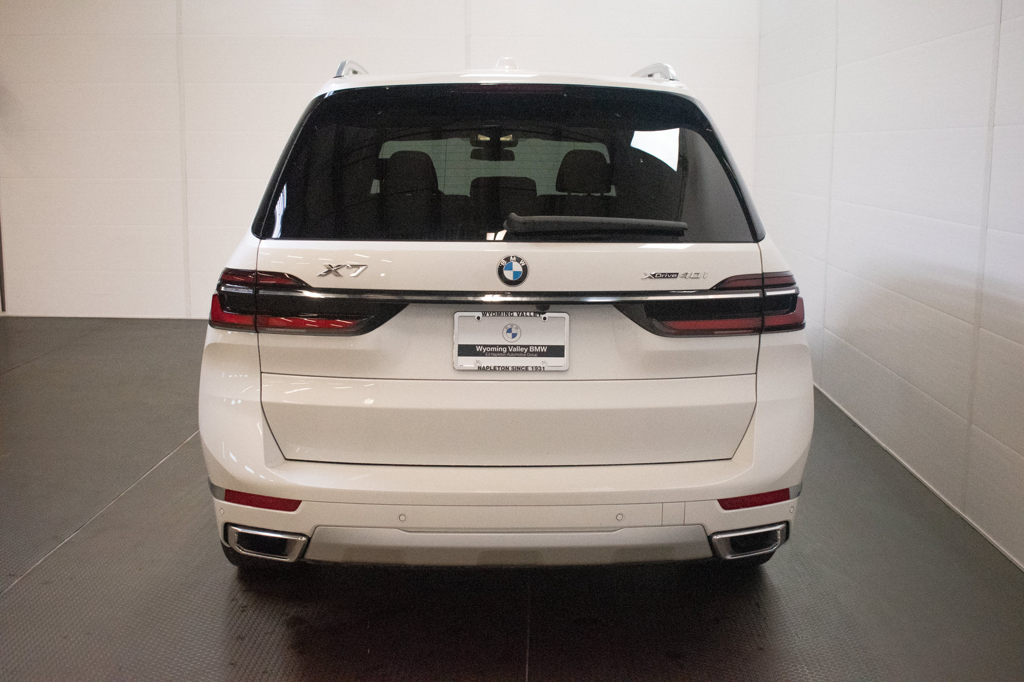 Used 2025 BMW X7 xDrive40i w/ Climate Comfort Package AWD/4WD image 5
