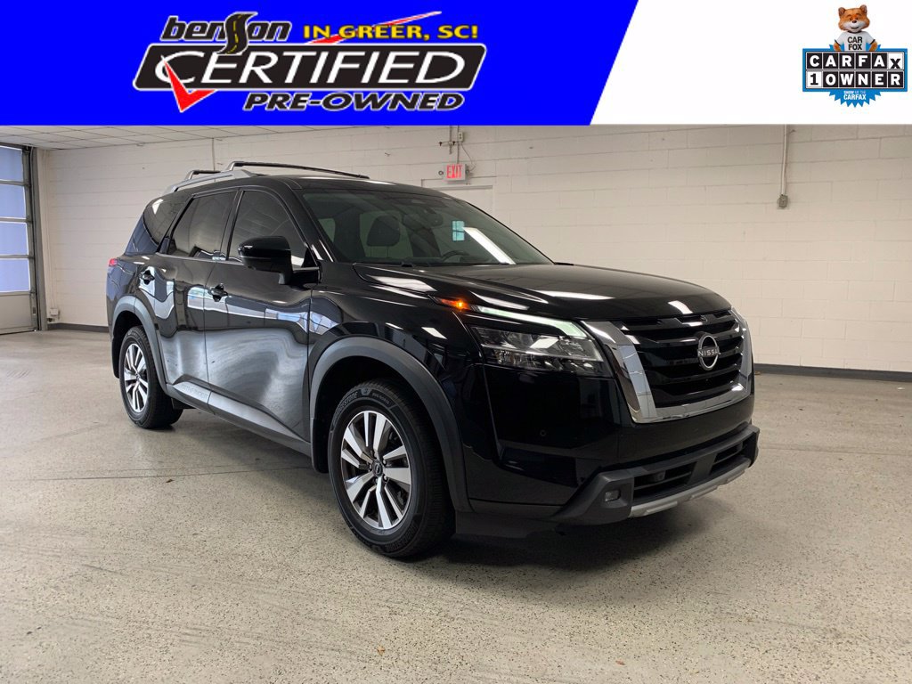 Used 2022 Nissan Pathfinder SL AWD/4WD image 1