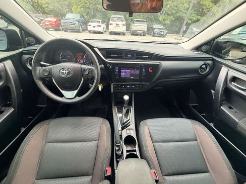 Used 2019 Toyota Corolla LE FWD image 2