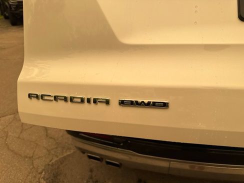 Used 2025 GMC Acadia Denali AWD/4WD image 18