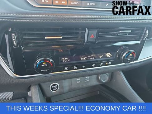 Used 2021 Nissan Rogue SV image 15