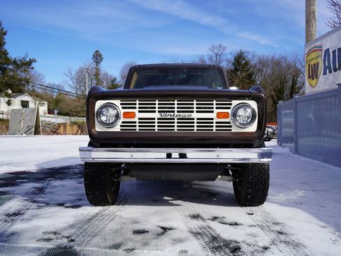 Used 2025 Ford Bronco Badlands image 16