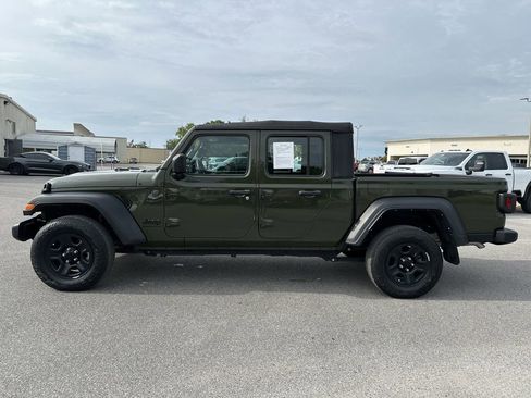 Used 2023 Jeep Gladiator Sport AWD/4WD image 3