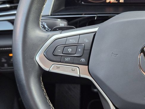 Used 2024 Volkswagen Atlas Cross Sport SE image 30