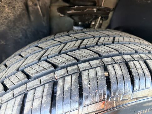 Used 2024 Volkswagen Taos SE image 30