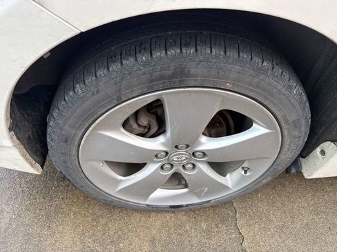 Used 2011 Toyota Prius Five image 9