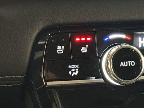 Used 2025 Honda Pilot Elite image 31