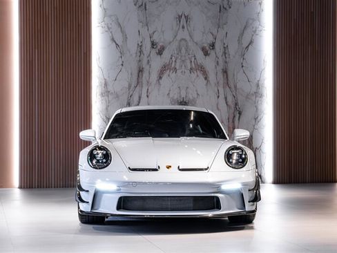 Used 2022 Porsche 911 GT3 RS RWD image 2