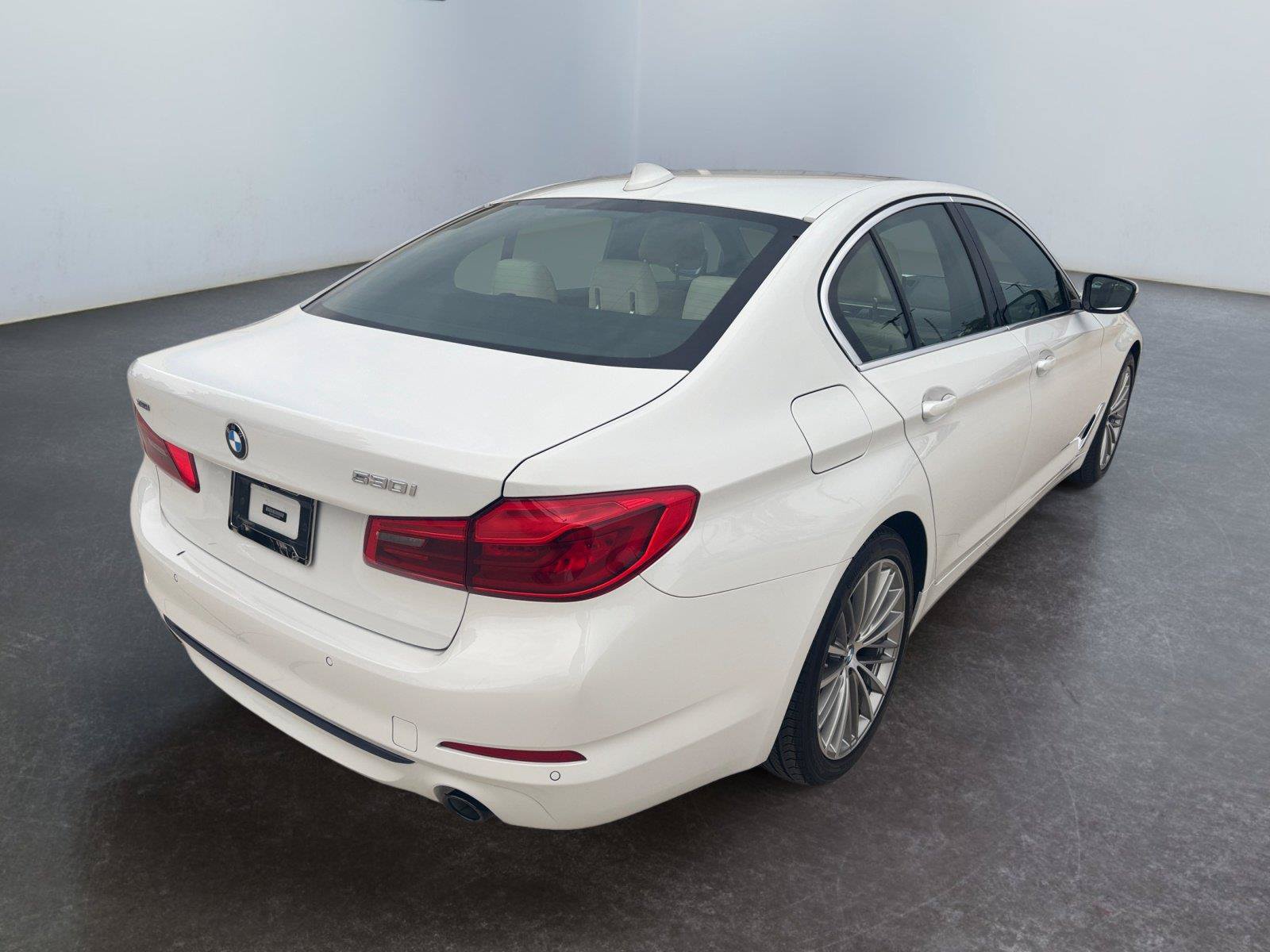 Used 2020 BMW 530i xDrive w/ Convenience Package AWD/4WD image 13