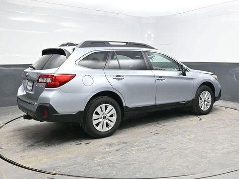 Used 2018 Subaru Outback 2.5i Premium image 7