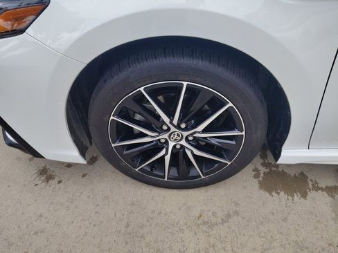 Used 2024 Toyota Camry SE FWD image 2