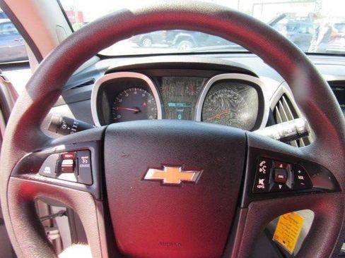 Used 2017 Chevrolet Equinox LS AWD/4WD image 22