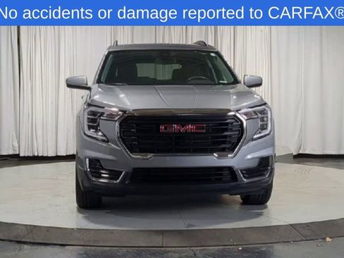 Used 2023 GMC Terrain SLE w/ Driver Convenience Package image 3