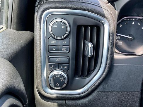 Used 2019 GMC Sierra 1500 SLE w/ SLE Value Package AWD/4WD image 37