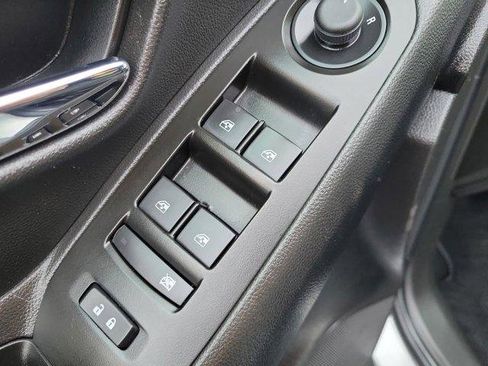 Used 2021 Chevrolet Trax LT w/ Redline Edition image 16