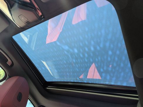 New 2026 BMW 330i Sedan w/ M Sport Package image 28