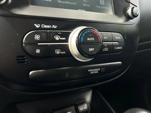Used 2019 Kia Soul + FWD image 18