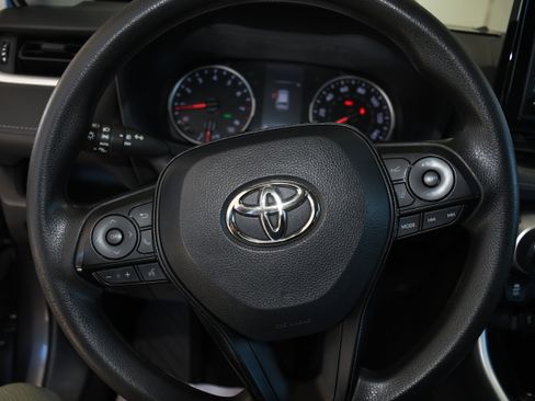 Used 2021 Toyota RAV4 XLE image 12