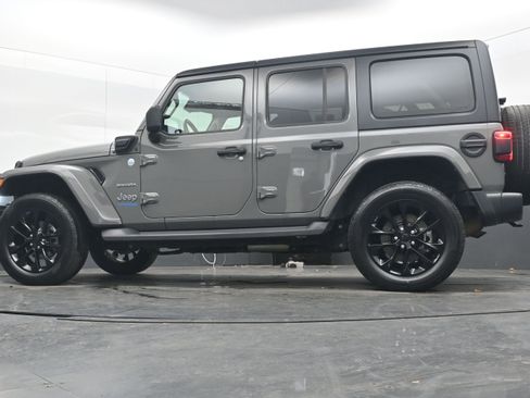 Used 2021 Jeep Wrangler Unlimited Sahara w/ Cold Weather Group image 25