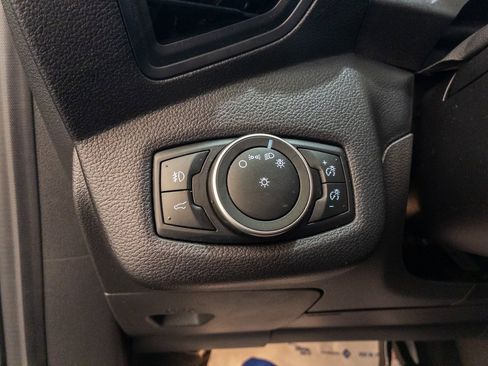 Used 2019 Ford Escape SE image 30