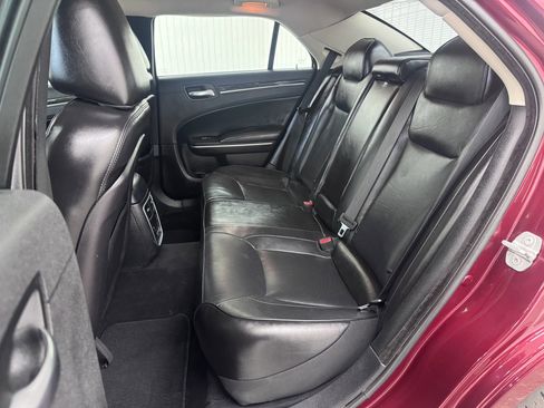 Used 2019 Chrysler 300 Limited image 12
