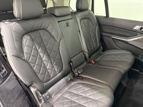Used 2024 BMW X7 xDrive40i image 24
