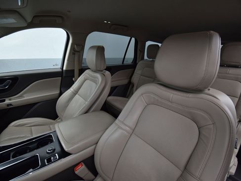 Used 2020 Lincoln Aviator Reserve w/ Elements Package Plus image 15