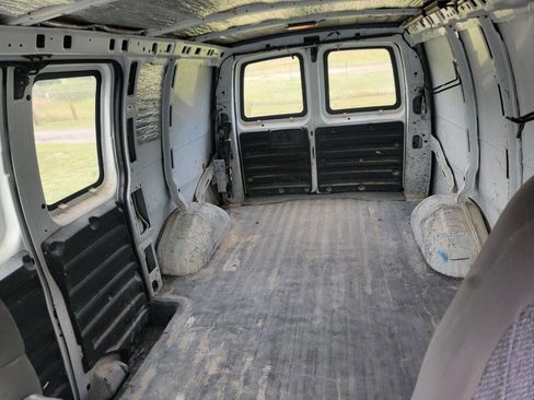 Used 2007 Chevrolet Express 1500 RWD image 16