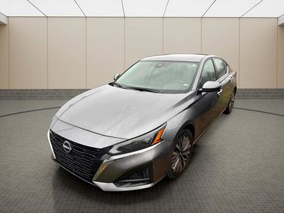Used 2023 Nissan Altima 2.5 SV