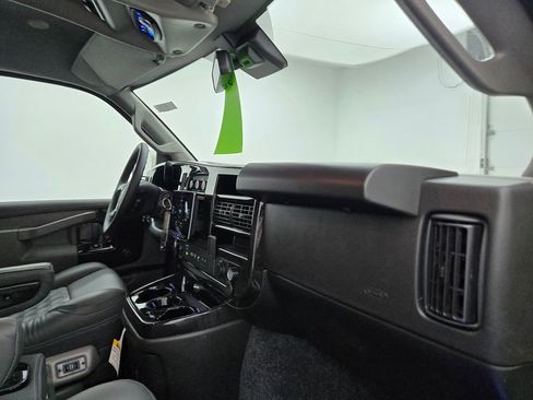 New 2025 GMC Savana 2500 w/ Driver Convenience Package image 31