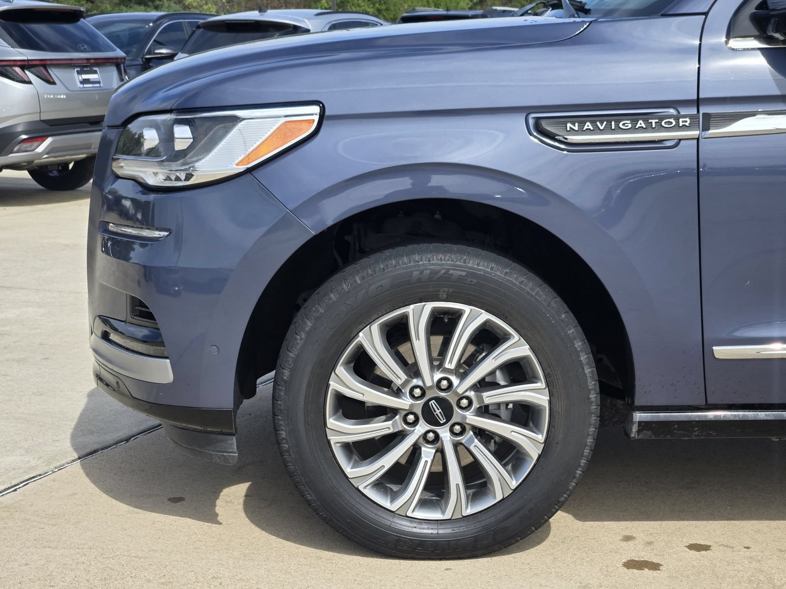 Used 2023 Lincoln Navigator 2WD image 9