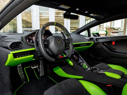 Used 2023 Lamborghini Huracan Tecnica image 32