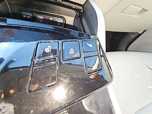 Used 2023 Kia Sportage EX image 14