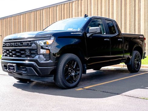 Used 2024 Chevrolet Silverado 1500 Custom AWD/4WD image 4